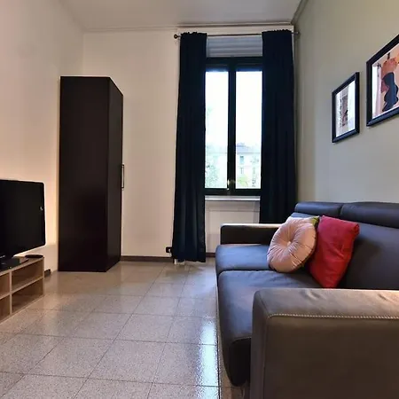 Apartment Caseospitali - Angolo Bernini Trilocale Luminoso *