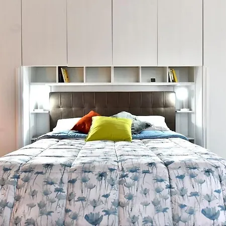 Apartment Caseospitali - Angolo Bernini Trilocale Luminoso Milan